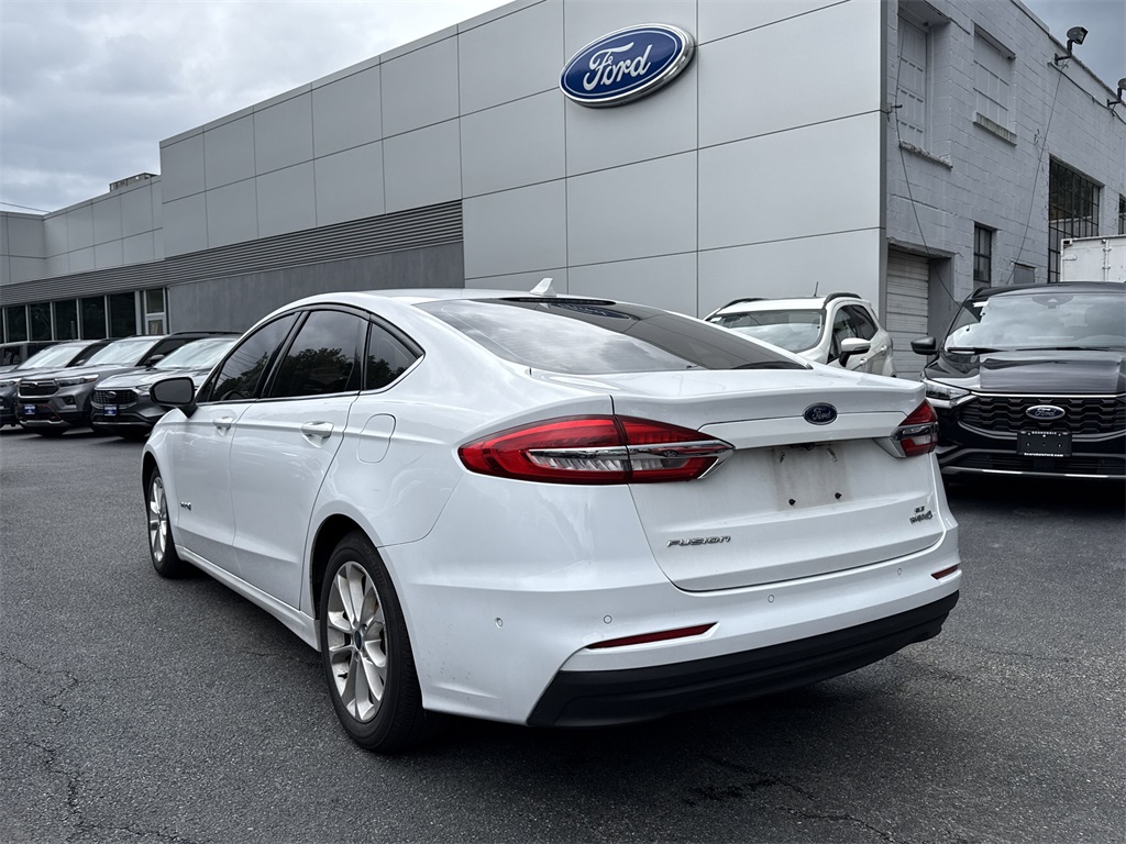 2019 Ford Fusion Hybrid SE photo 4