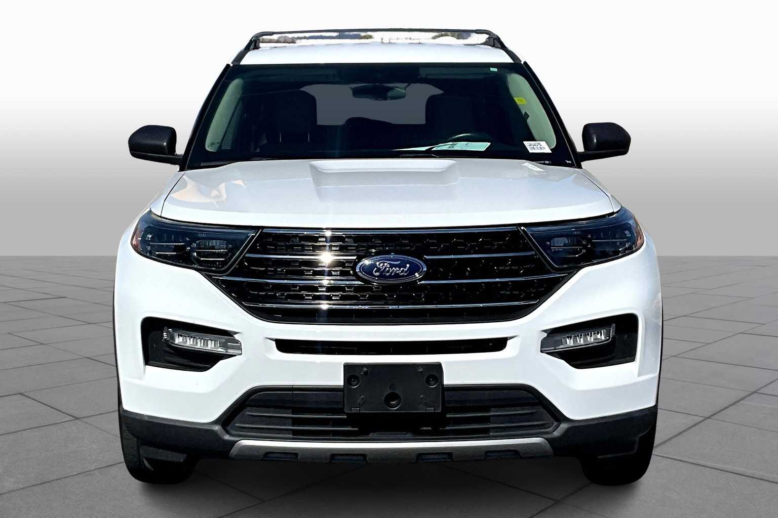 2020 Ford Explorer XLT photo 3
