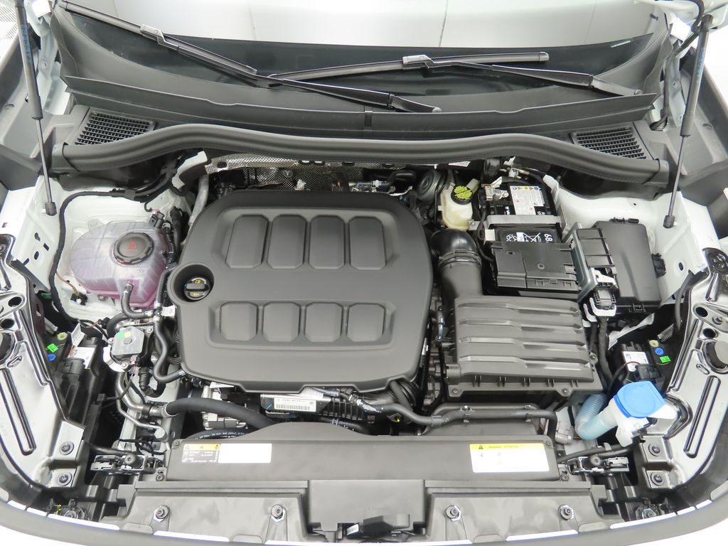 2025 Volkswagen Tiguan SE photo 29