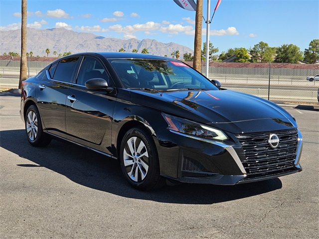 2025 Nissan Altima S photo 2