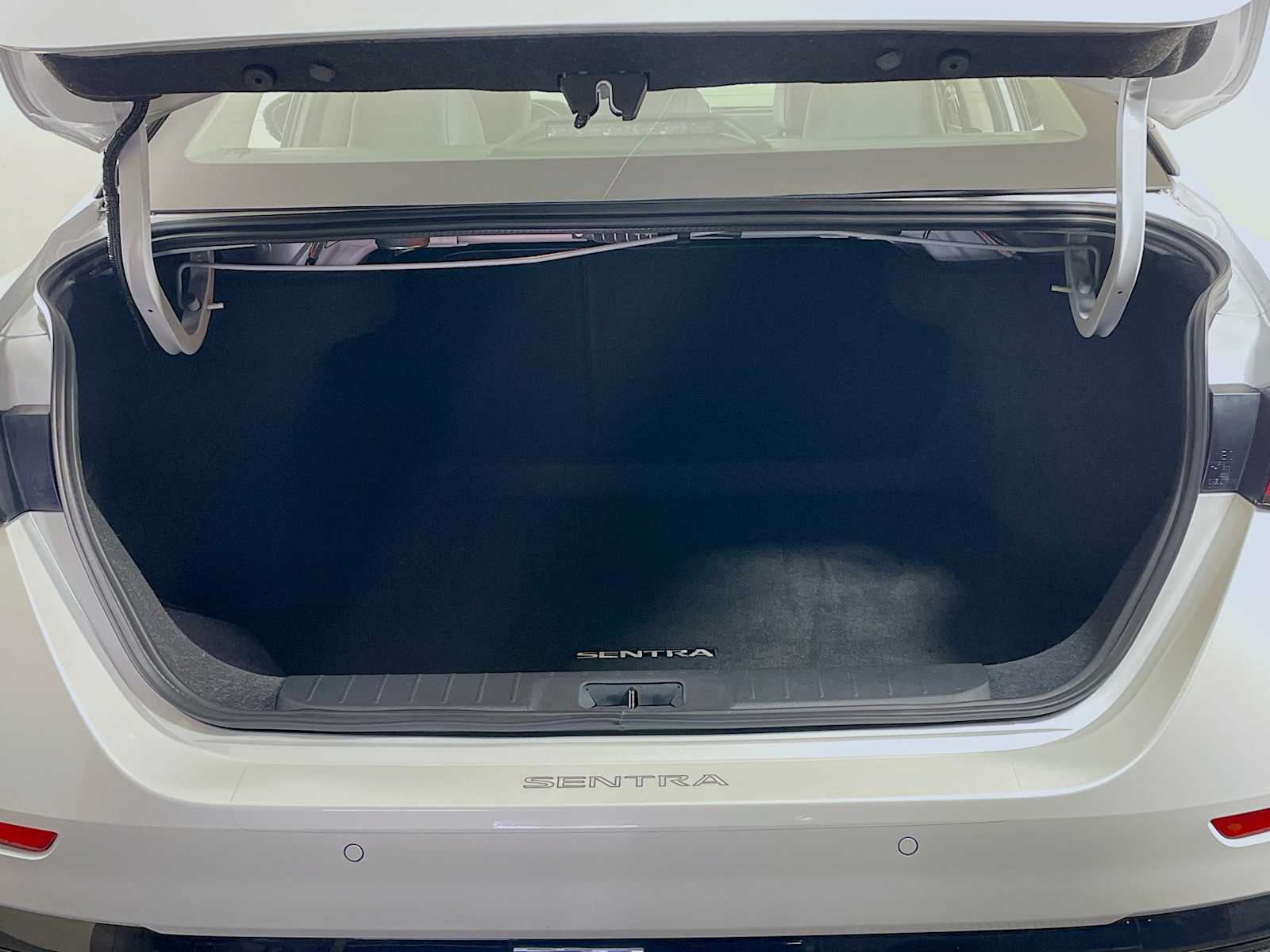 2024 Nissan Sentra SR photo 24