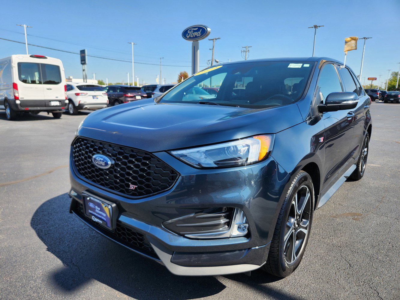 2022 Ford Edge ST photo 3