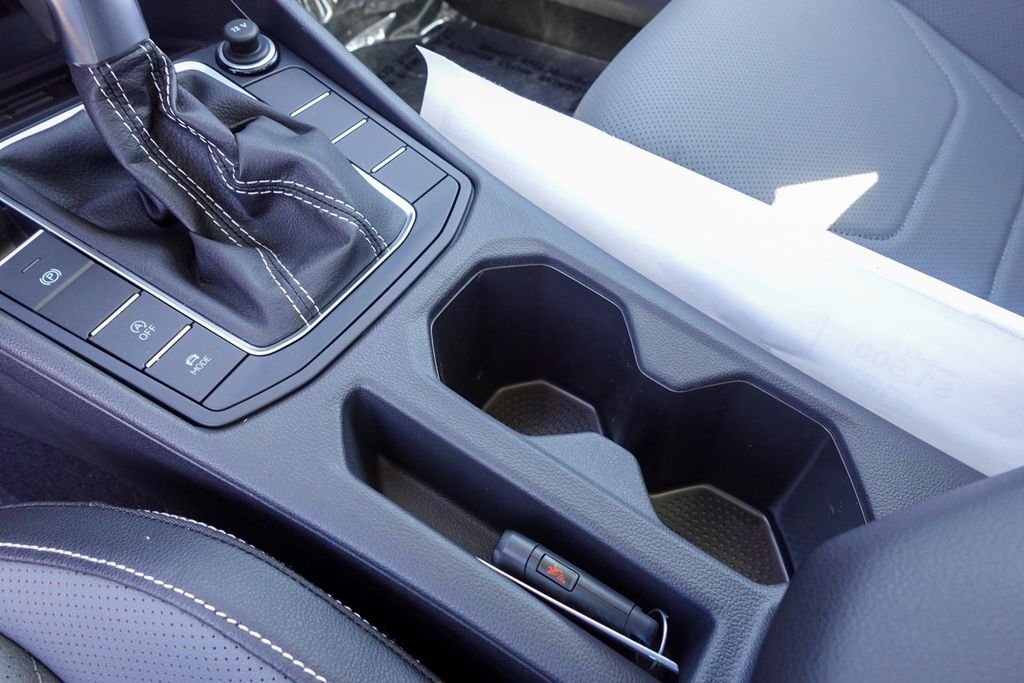 2025 Volkswagen Jetta 1.5T SEL photo 17