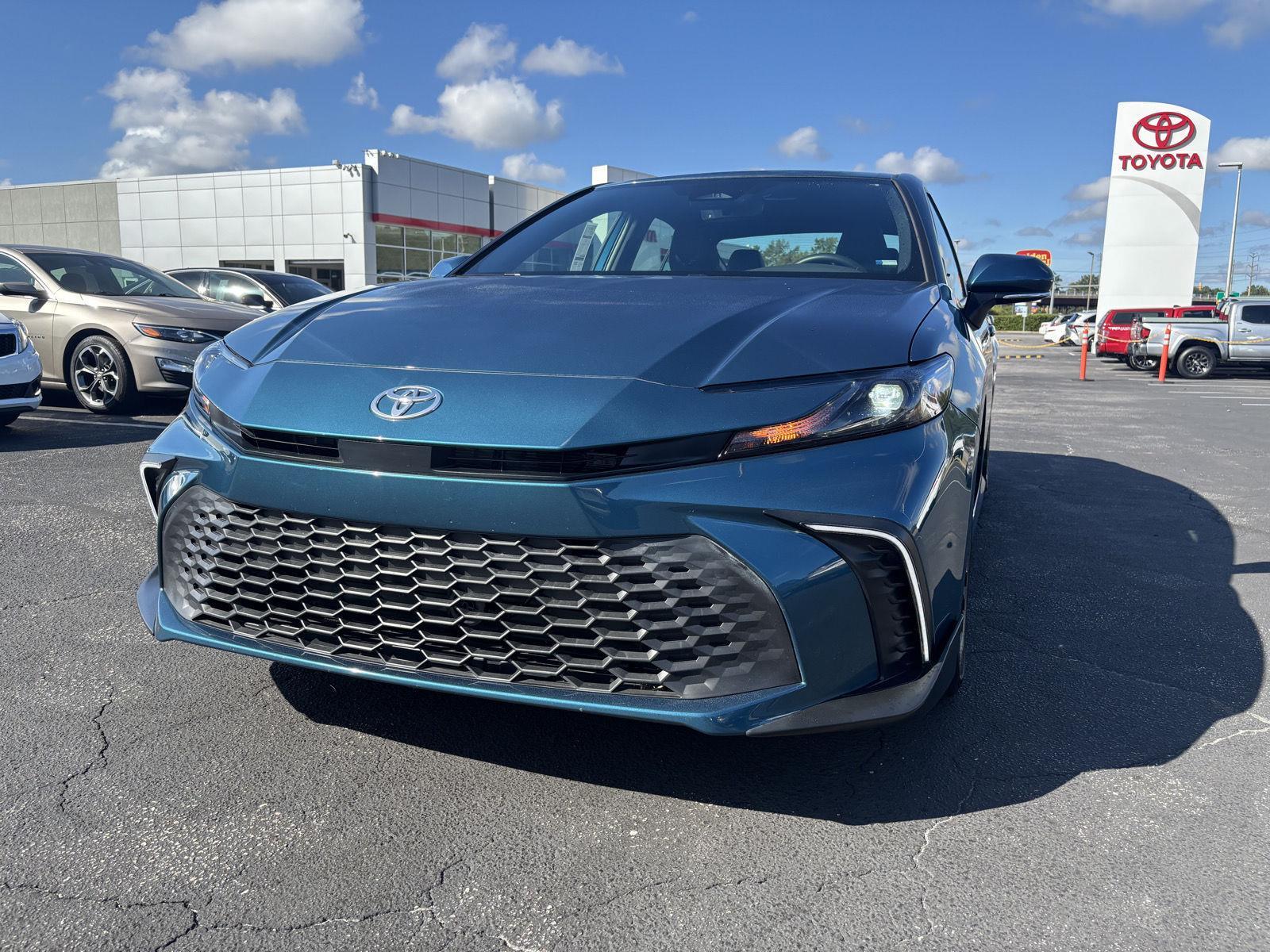 2025 Toyota Camry SE photo 37