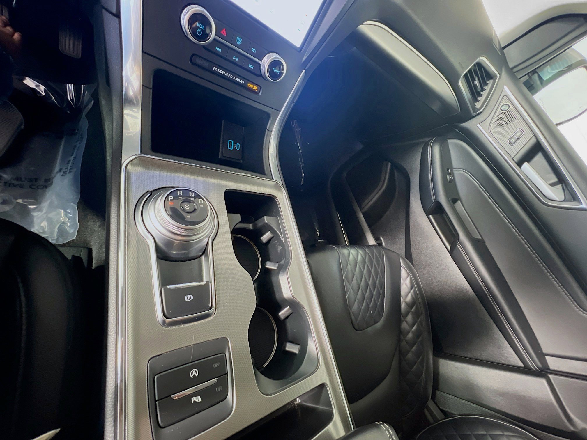 2024 Ford Edge Titanium photo 24