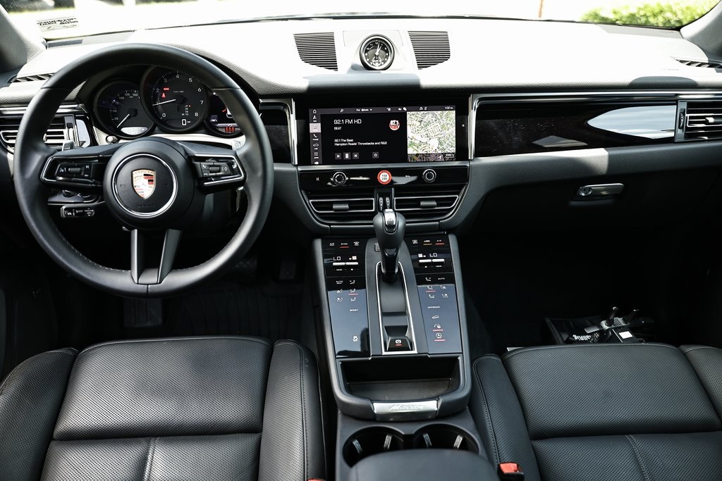 2024 Porsche Macan T photo 26