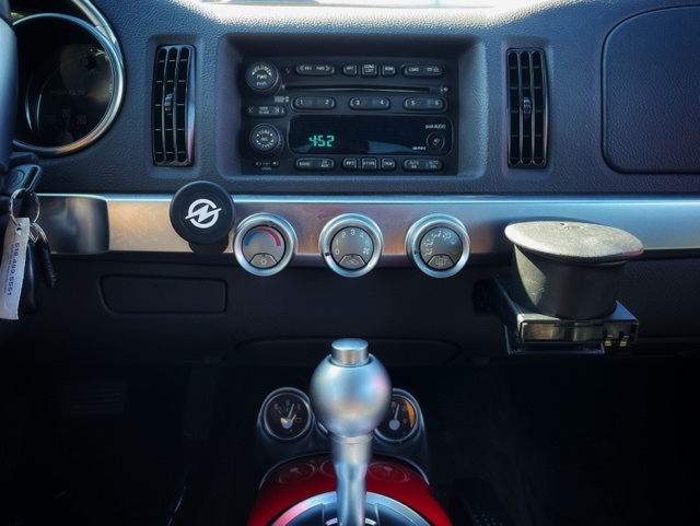 2003 Chevrolet SSR photo 3