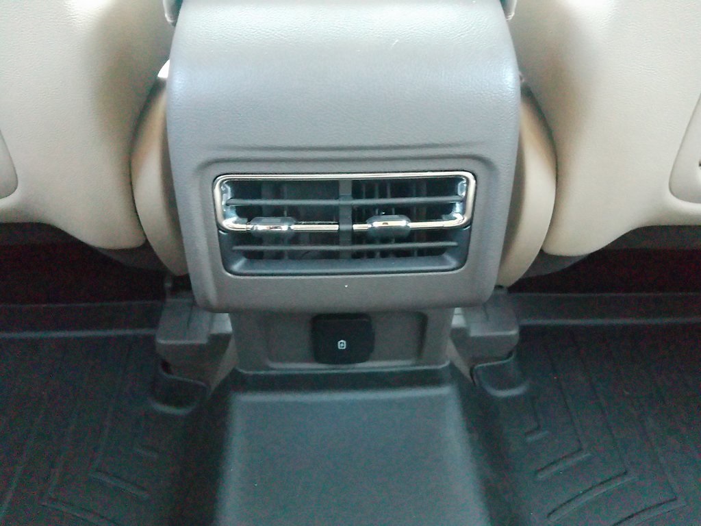 2020 Lincoln Corsair Standard photo 23