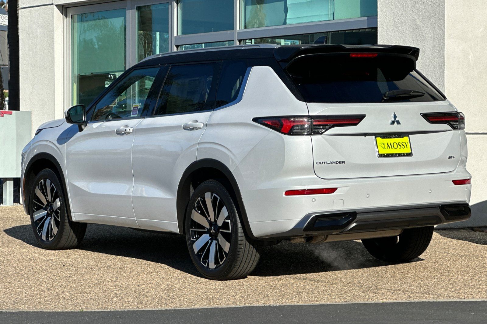 2025 Mitsubishi Outlander SEL photo 6
