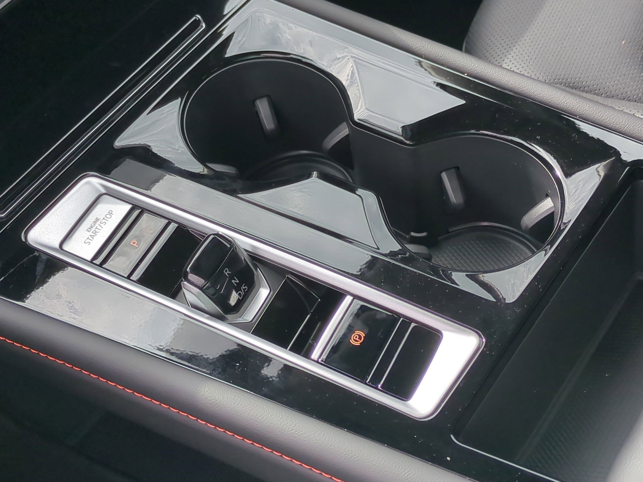 2025 Volkswagen Atlas Peak Edition SE photo 8