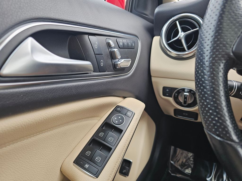 2020 Mercedes Benz GLA 250 4MATIC photo 22