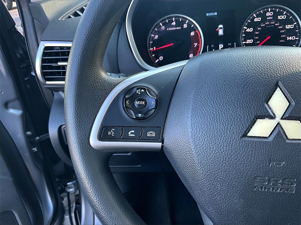 2019 Mitsubishi Eclipse Cross LE photo 20