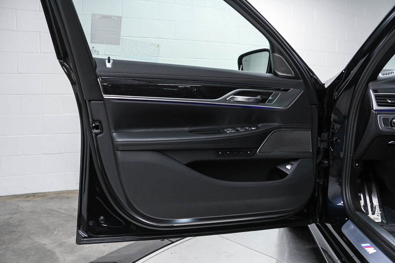 2022 Bmw 745Le photo 21