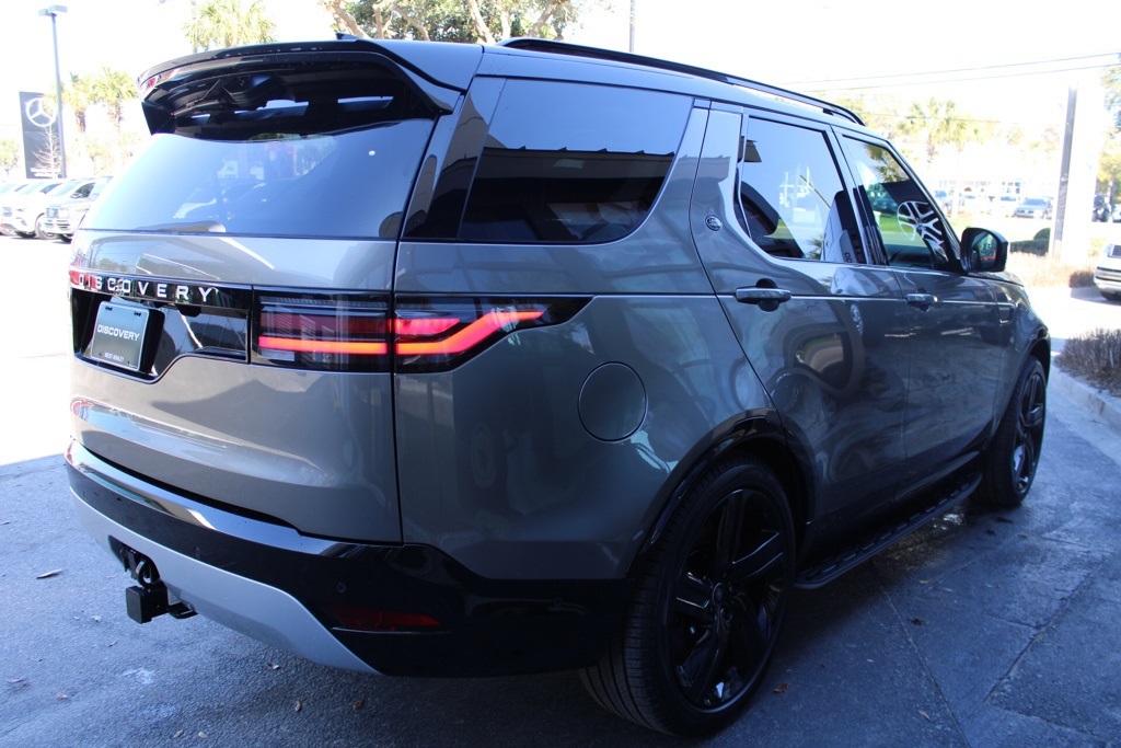 2025 Land Rover Discovery Metropolitan Edition photo 4