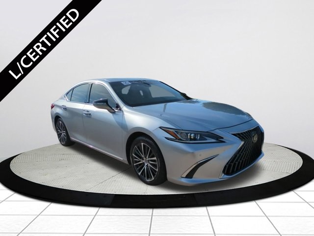 2022 Lexus ES 350's photo