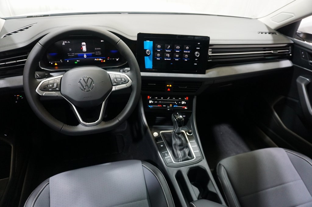 2025 Volkswagen Jetta 1.5T SE photo 12