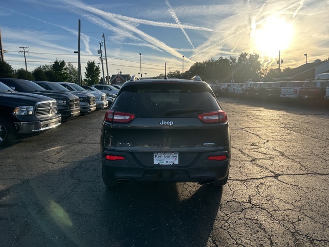 2015 Jeep Cherokee Latitude photo 4