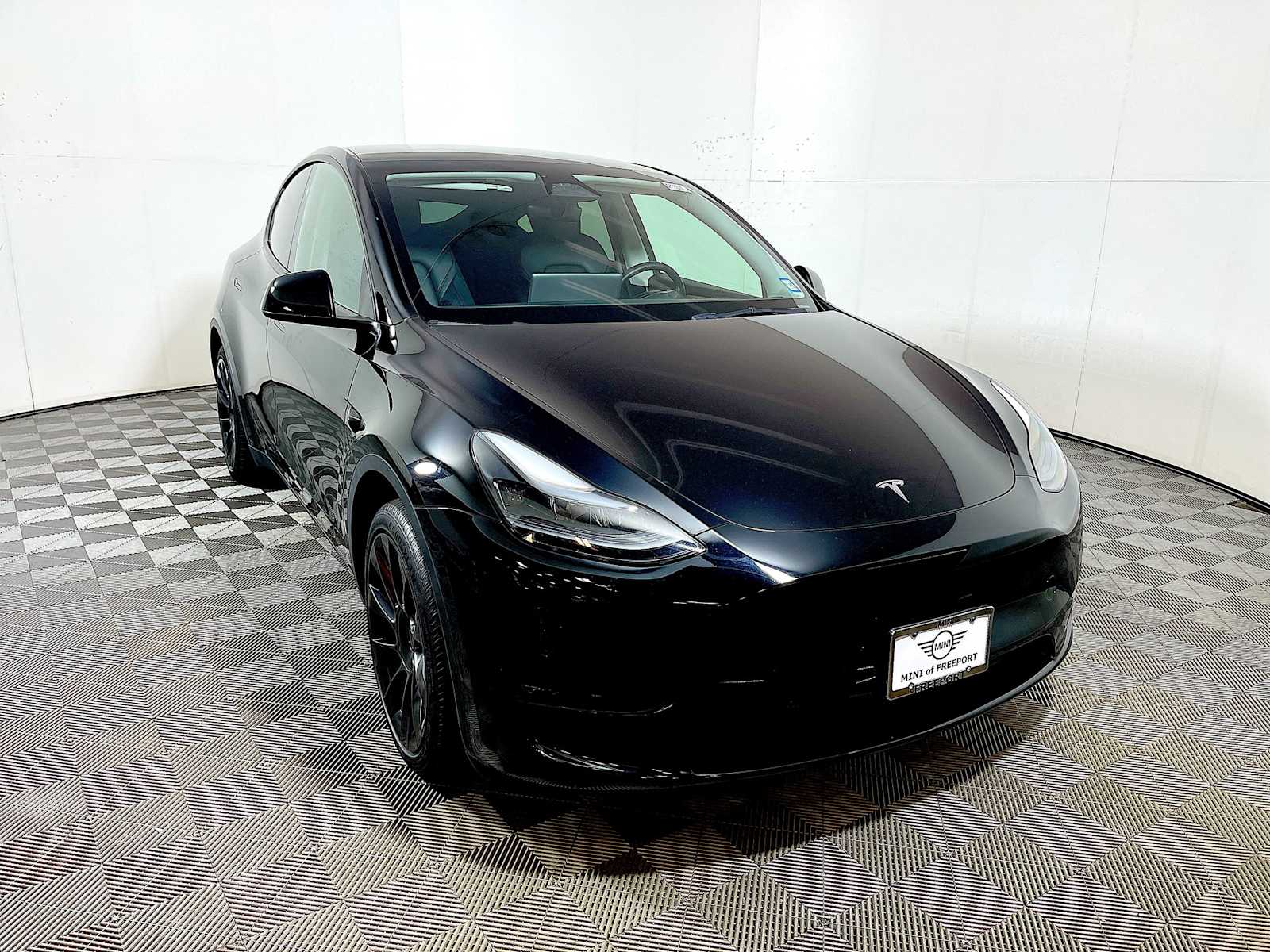 Used 2023 Tesla Model Y Long Range with VIN 7SAYGAEE5PF916602 for sale in Freeport, NY