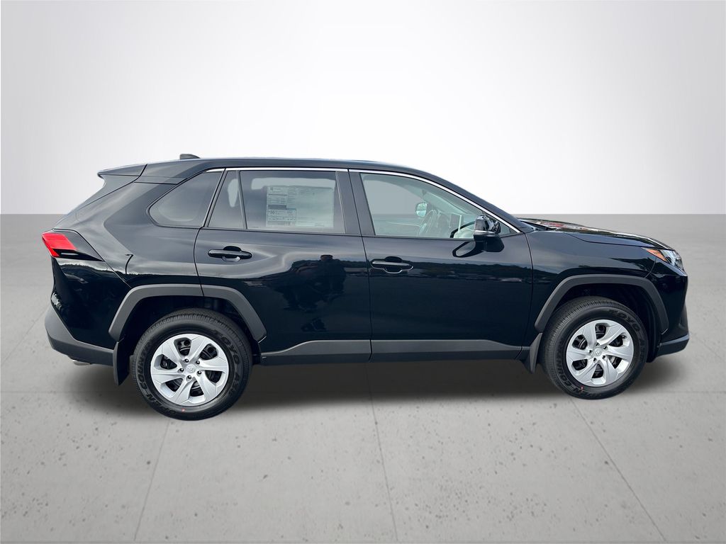2025 Toyota RAV4 LE photo 6