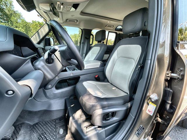 2024 Land Rover Defender 110 X-Dynamic SE photo 5