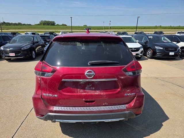 2017 Nissan Rogue SV photo 6