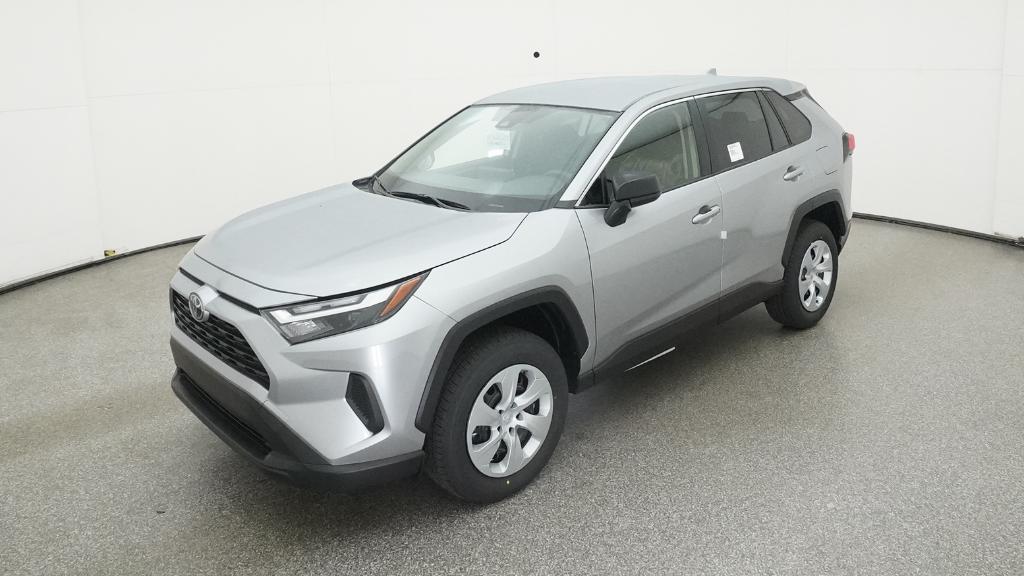 2025 Toyota RAV4 LE's photo