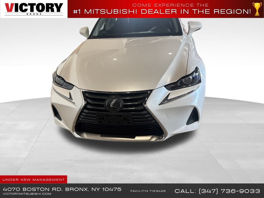 2020 Lexus IS 300 photo 2