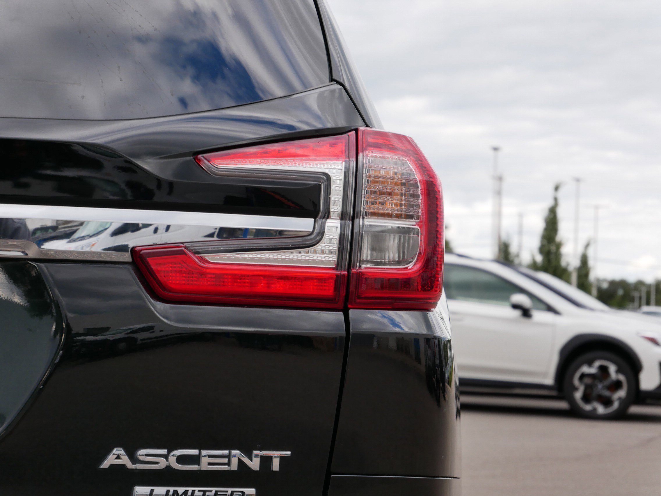 2023 Subaru Ascent Limited photo 17