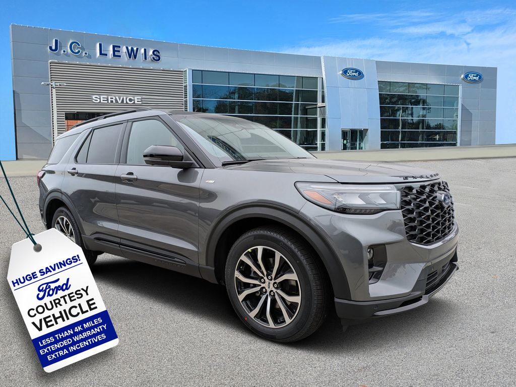 2026 Ford Explorer ST-LINE's photo