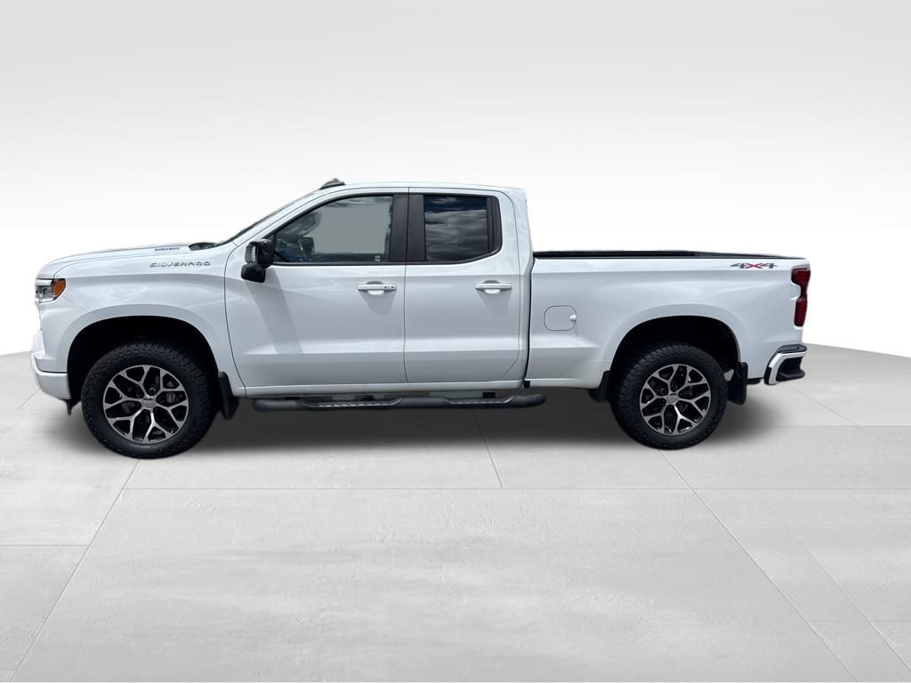 2022 Chevrolet Silverado 1500 RST photo 2