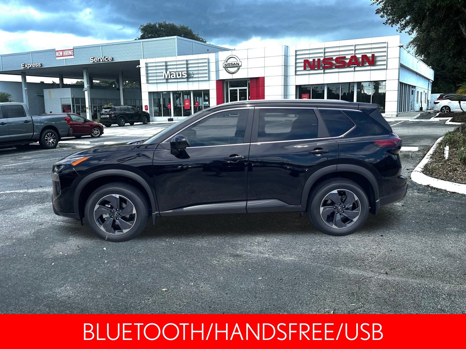 2025 Nissan Rogue SV photo 3