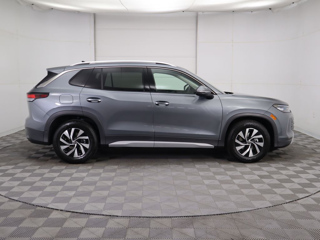 2026 Volkswagen Tiguan S photo 2