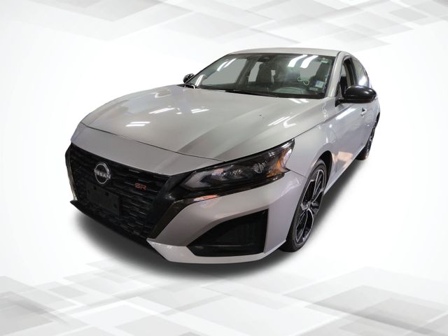 2024 Nissan Altima SR photo 3