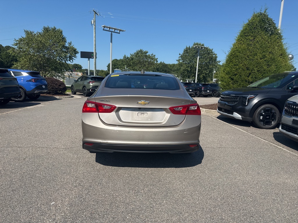 2023 Chevrolet Malibu 1LT photo 4