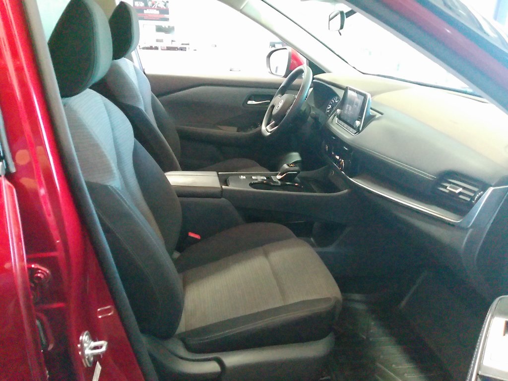 2021 Nissan Rogue SV photo 10