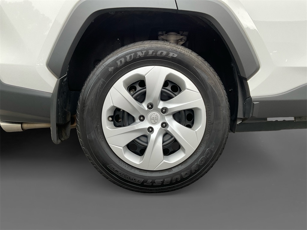 2024 Toyota RAV4 LE photo 13