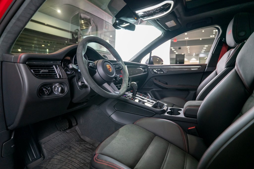 2026 Porsche Macan GTS photo 4