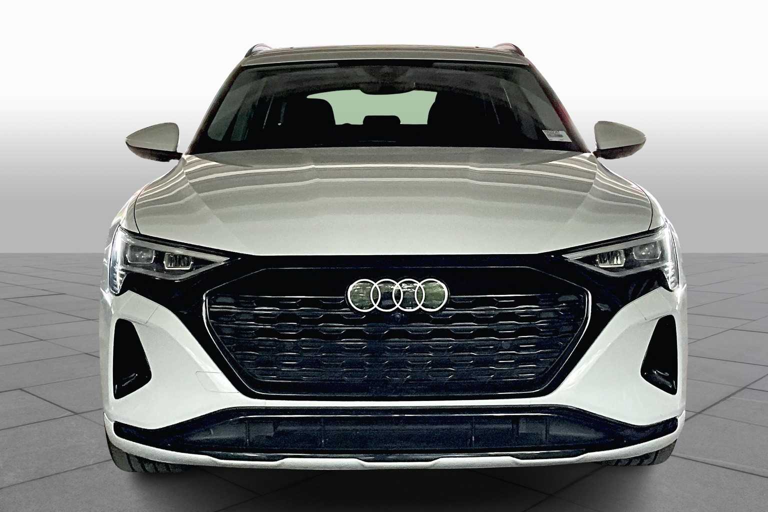 2024 Audi Q8 E-tron Premium photo 3