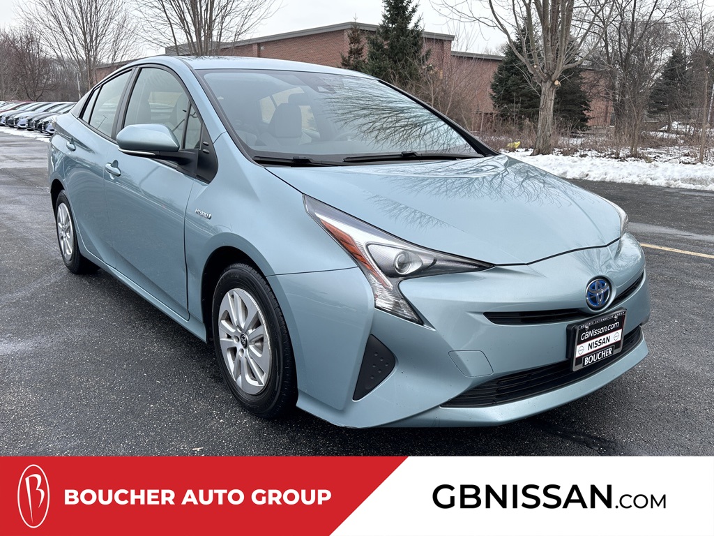 2017 Toyota Prius Two's photo