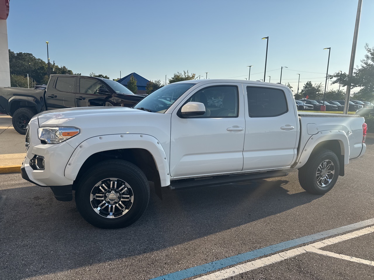 2023 Toyota Tacoma SR photo 5