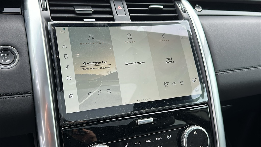 2025 Land Rover Discovery S photo 17