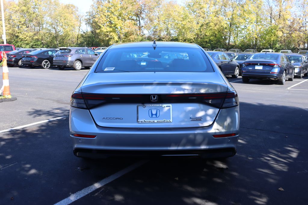 2025 Honda Accord Hybrid Touring photo 4