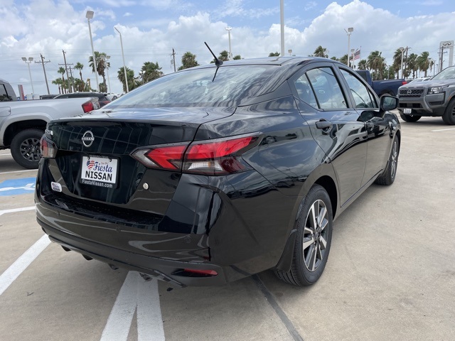 2025 Nissan Versa S photo 2