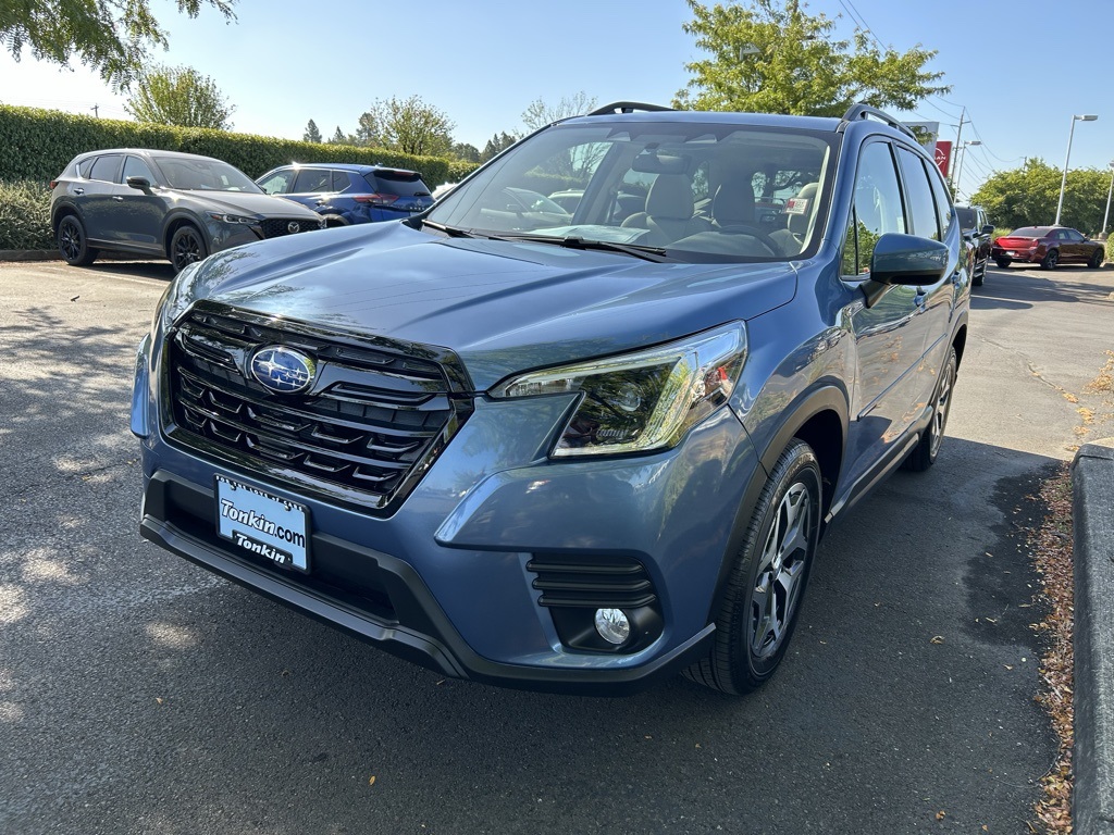 2023 Subaru Forester Premium photo 3