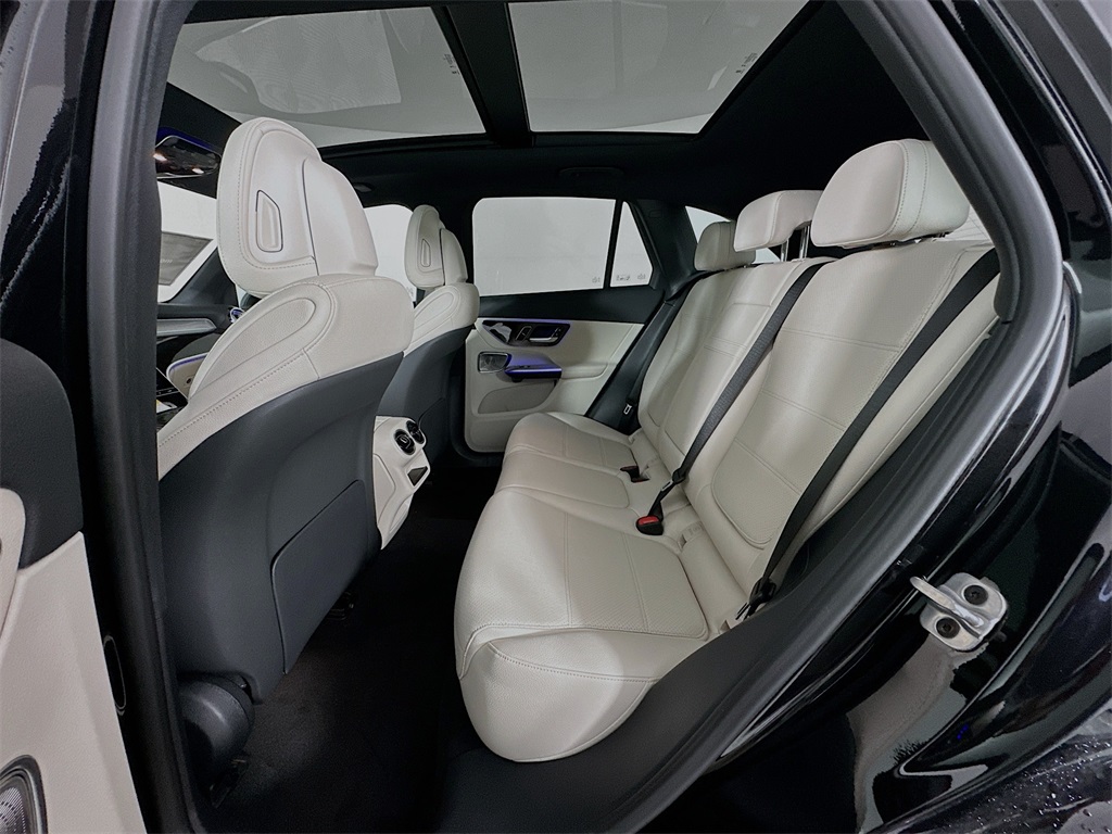 2026 Mercedes Benz GLC 300 4MATIC photo 21