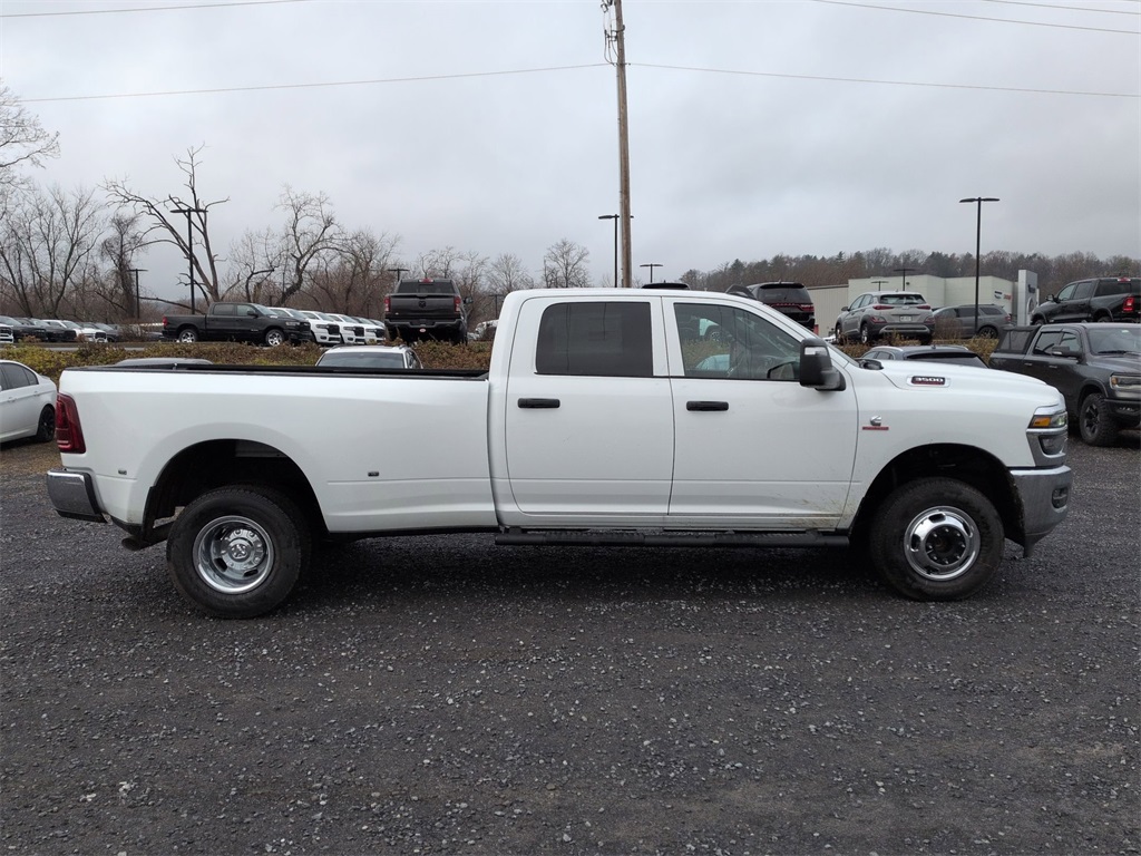 2026 Ram 3500 Tradesman photo 2