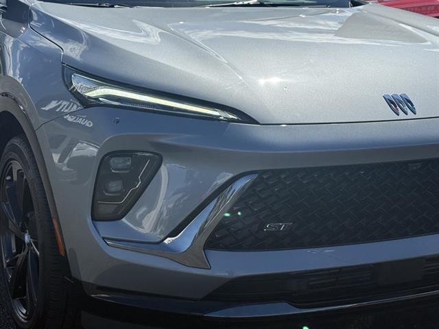 2024 Buick Envision Sport Touring photo 2