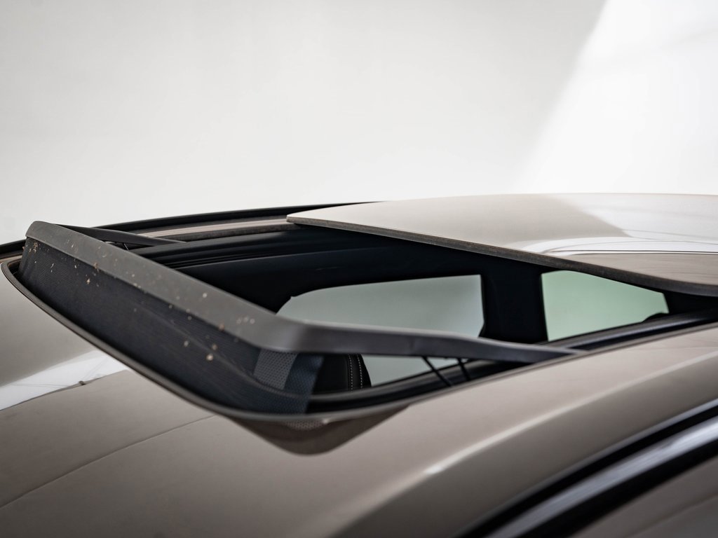 2024 Volvo XC60 Recharge Hybrid Ultimate photo 16