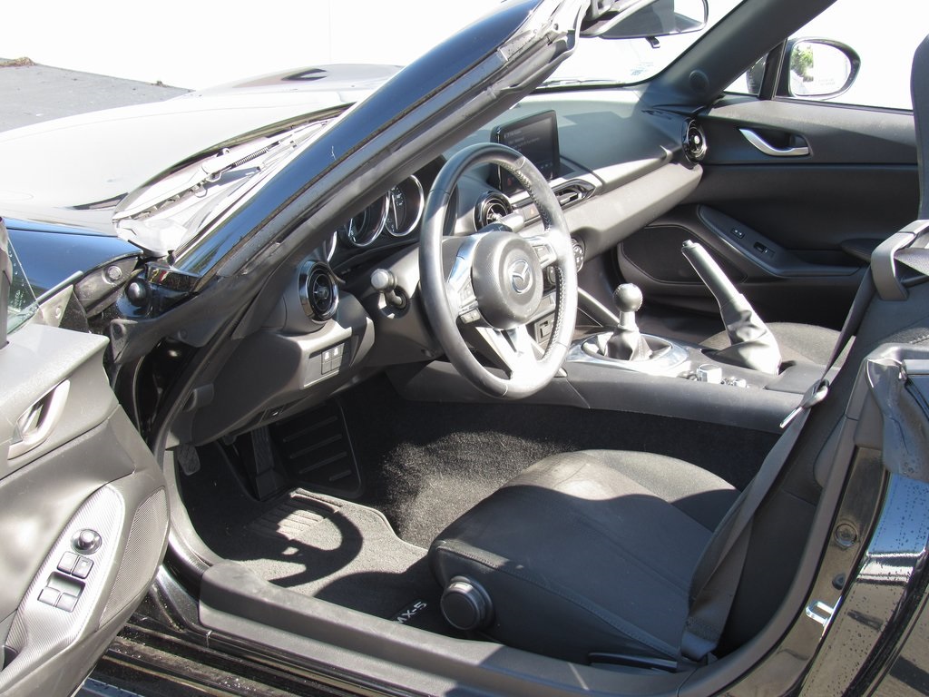 2020 Mazda MX-5 Miata Miata Sport photo 9