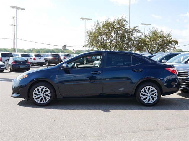 2019 Toyota Corolla LE photo 4